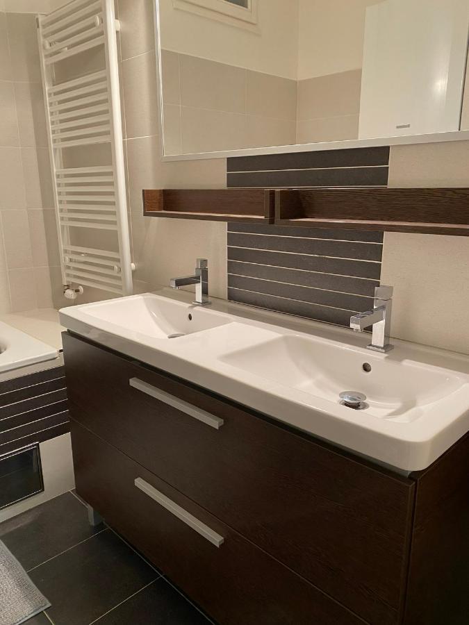 Spacious Apartment On Wenceslas Square プラハ エクステリア 写真